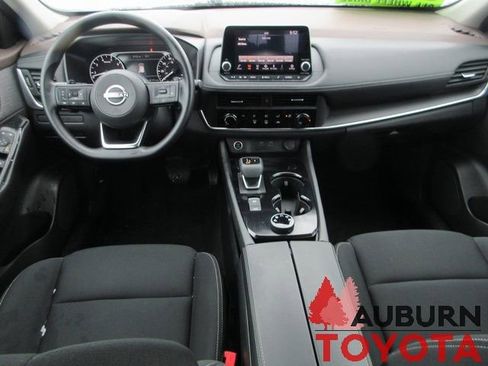 Used 2023 Nissan Rogue S image 9