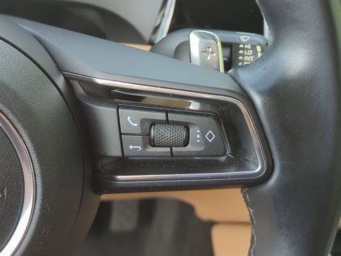 Used 2024 Porsche Macan AWD/4WD image 61