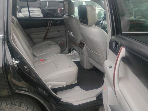 Used 2013 Toyota Highlander Limited AWD/4WD image 12