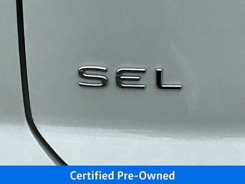 Certified 2024 Volkswagen Atlas Cross Sport SEL R-Line AWD/4WD image 10