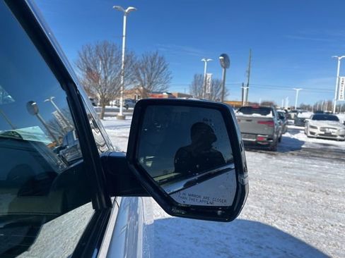 Used 2016 Cadillac Escalade Premium image 4