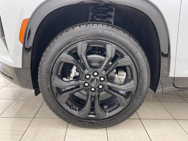 New 2027 Chevrolet Traverse RS w/ LPO, Floor Liner Package AWD/4WD image 8