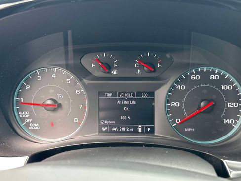Used 2023 Chevrolet Traverse LT FWD image 20