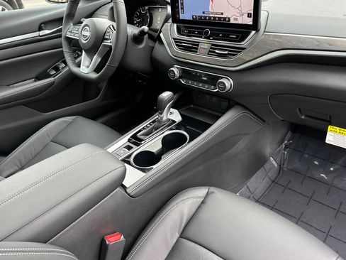 New 2025 Nissan Altima 2.5 SL image 15