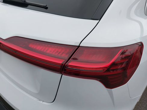 Used 2024 Audi Q8 e-tron Premium Plus w/ Premium Plus Package AWD/4WD image 39