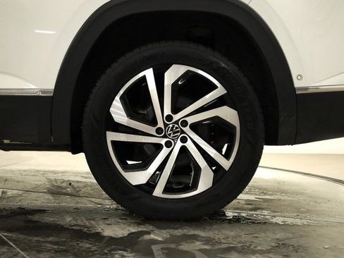 Used 2020 Volkswagen Atlas Cross Sport SEL Premium image 39