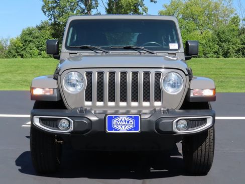 Certified 2018 Jeep Wrangler Unlimited Sahara AWD/4WD image 11