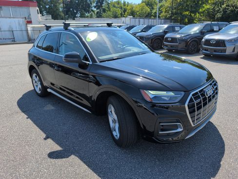 Used 2022 Audi Q5 2.0T Premium w/ Convenience Package AWD/4WD image 2