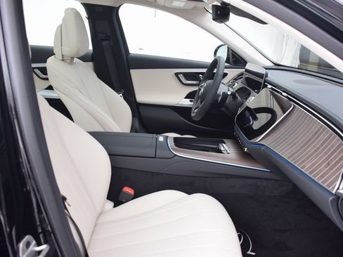 New 2025 Mercedes-Benz E 350 Sedan image 16