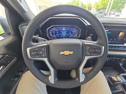 Used 2025 Chevrolet Silverado 1500 LTZ AWD/4WD image 11