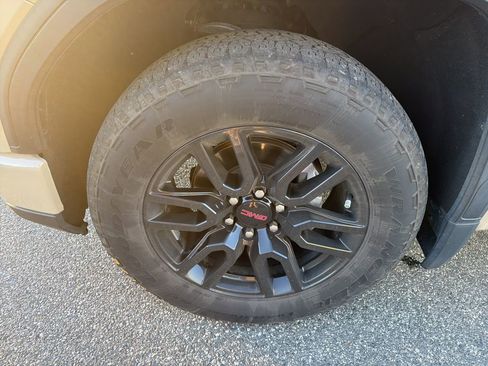 Used 2023 GMC Sierra 1500 Elevation w/ X31 Off-Road Package image 10