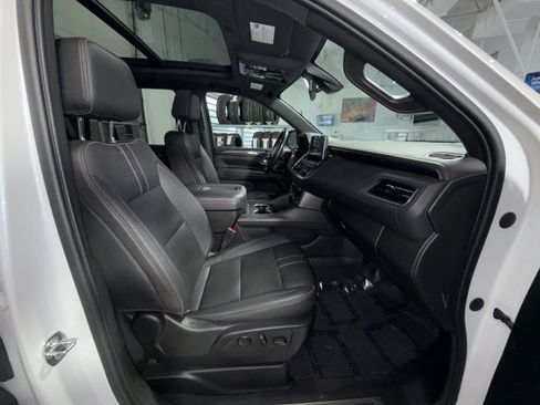 Used 2022 Chevrolet Tahoe RST w/ Luxury Package AWD/4WD image 29