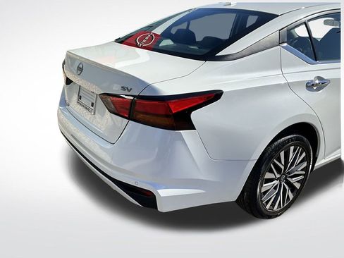 Used 2023 Nissan Altima 2.5 SV image 10
