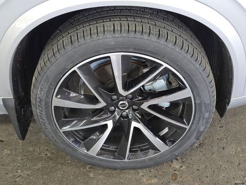 Certified 2024 Volvo XC90 B6 Ultimate w/ Protection Package AWD/4WD image 9