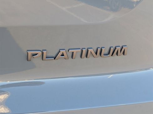 New 2026 Nissan Pathfinder Platinum image 7