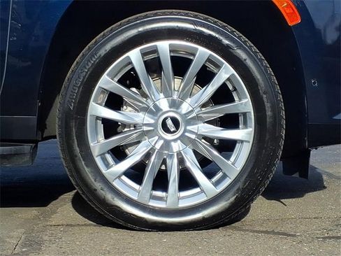 Used 2023 Cadillac Escalade ESV Premium Luxury image 9