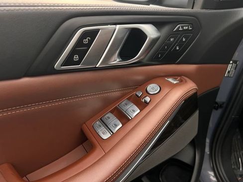Used 2023 BMW X7 xDrive40i w/ Executive Package AWD/4WD image 11