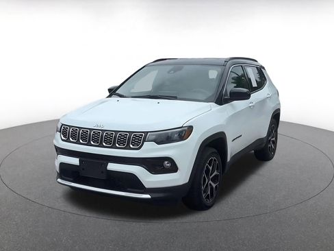 Used 2025 Jeep Compass Limited AWD/4WD image 7