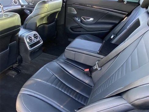 Used 2019 Mercedes-Benz S 560 Sedan image 24