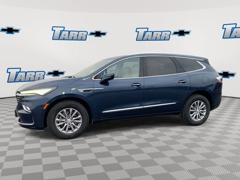 Used 2023 Buick Enclave Essence image 5