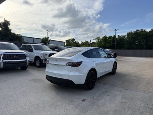 Used 2023 Tesla Model Y Long Range AWD/4WD image 5