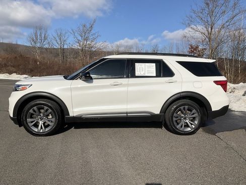 Used 2023 Ford Explorer XLT w/ Equipment Group 202A image 34
