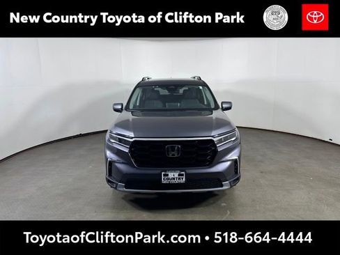 Used 2025 Honda Pilot Touring image 8