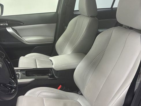 Used 2024 Mitsubishi Eclipse Cross SE image 12