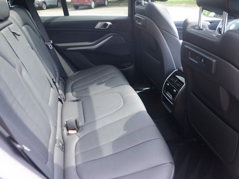 Used 2022 BMW X5 xDrive40i w/ Premium Package AWD/4WD image 14