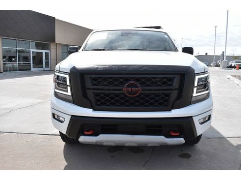 Used 2024 Nissan Titan PRO-4X image 8