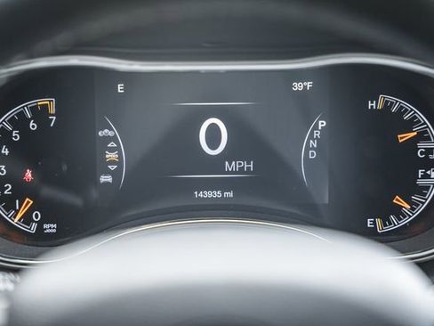 Used 2016 Jeep Grand Cherokee Limited image 50