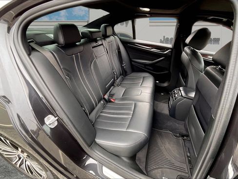 Used 2018 BMW 540i xDrive w/ Premium Package image 24