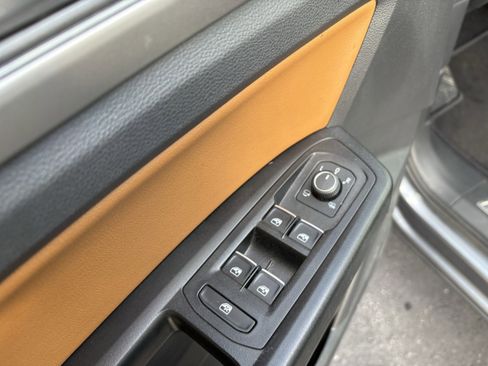 Used 2019 Volkswagen Atlas SEL Premium image 27