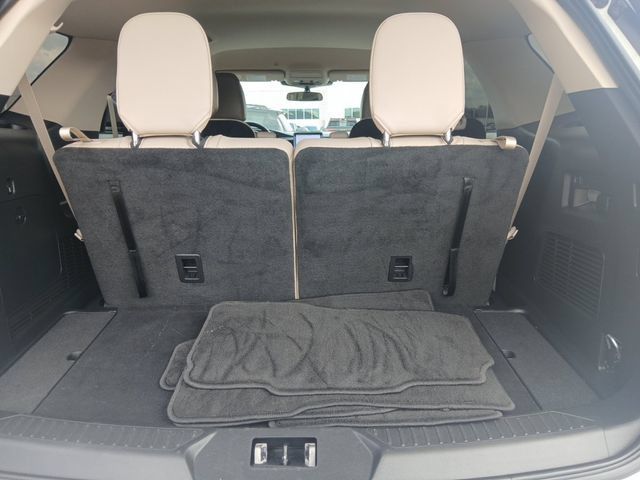 Used 2023 Ford Explorer XLT w/ Equipment Group 202A RWD image 6