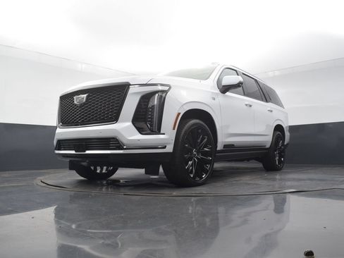 Certified 2026 Cadillac Escalade Platinum Sport w/ LPO, ONYX Package AWD/4WD image 53