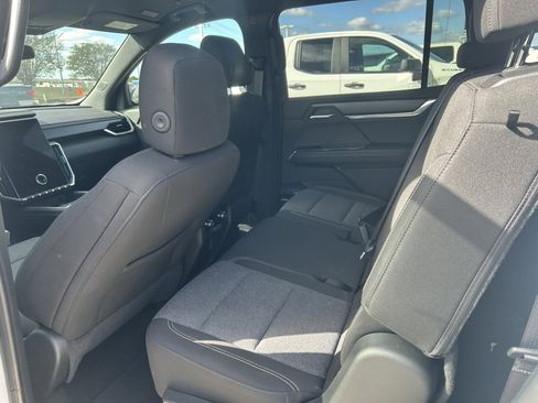 Used 2025 GMC Acadia Elevation image 7