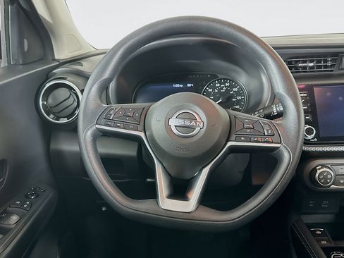 Used 2023 Nissan Kicks SV image 16