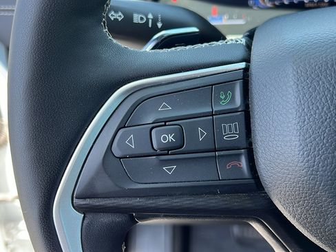 Used 2024 Jeep Grand Cherokee L Altitude image 25