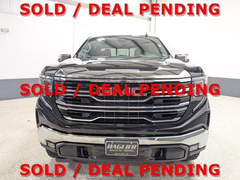 Used 2024 GMC Sierra 1500 SLT w/ SLT Premium Package AWD/4WD image 8