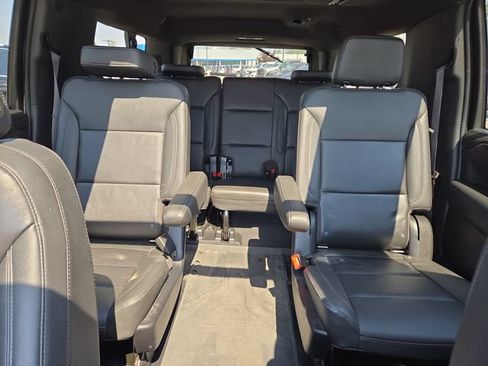 Used 2022 Chevrolet Suburban Z71 w/ Off-Road Capability Package AWD/4WD image 29