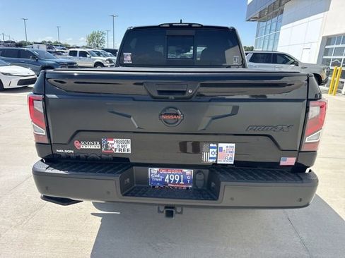Used 2022 Nissan Titan PRO-4X w/ Pro-4x Convenience Package AWD/4WD image 4