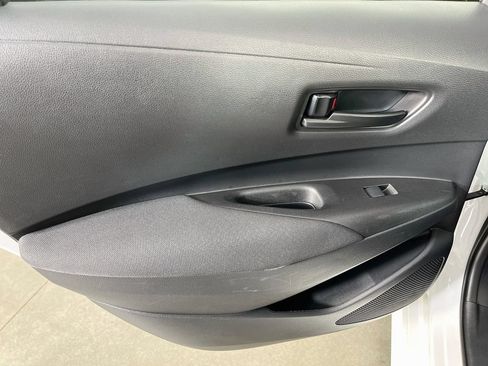 Used 2025 Toyota Corolla LE FWD image 28