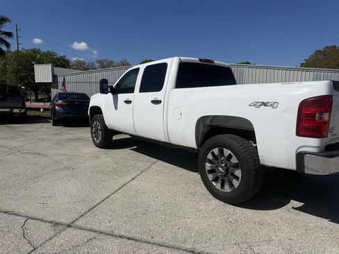 Used 2011 GMC Sierra 2500 SLE w/ SLE Preferred Package AWD/4WD image 7