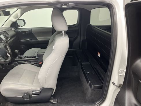 Used 2019 Toyota Tacoma SR5 image 9