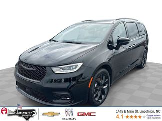 Used 2026 Chrysler Pacifica Select w/ S Appearance Package FWD video 1