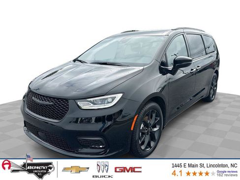 Used 2026 Chrysler Pacifica Select w/ S Appearance Package FWD image 1