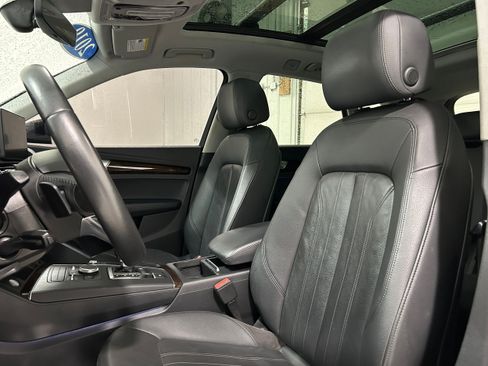 Used 2019 Audi Q5 2.0T Premium w/ Convenience Package AWD/4WD image 26