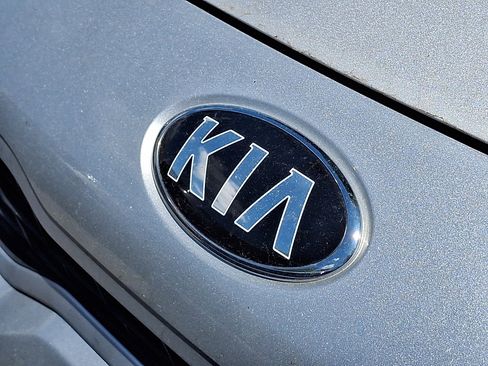 Used 2019 Kia Rio S FWD image 4