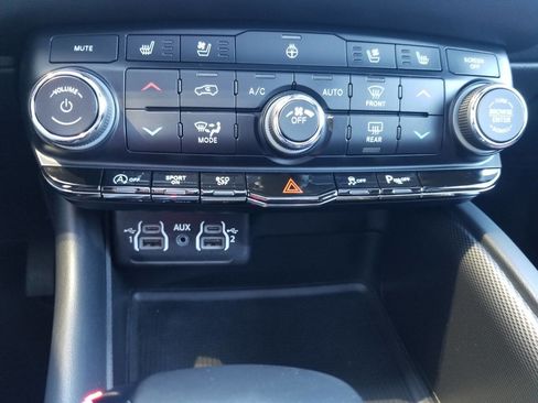 Certified 2024 Dodge Durango GT image 31