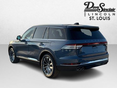 New 2025 Lincoln Aviator AWD image 6